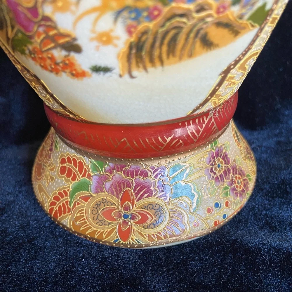 Royal Satsuma Vase Gold Embossed Moriage Geishas & Garden 12